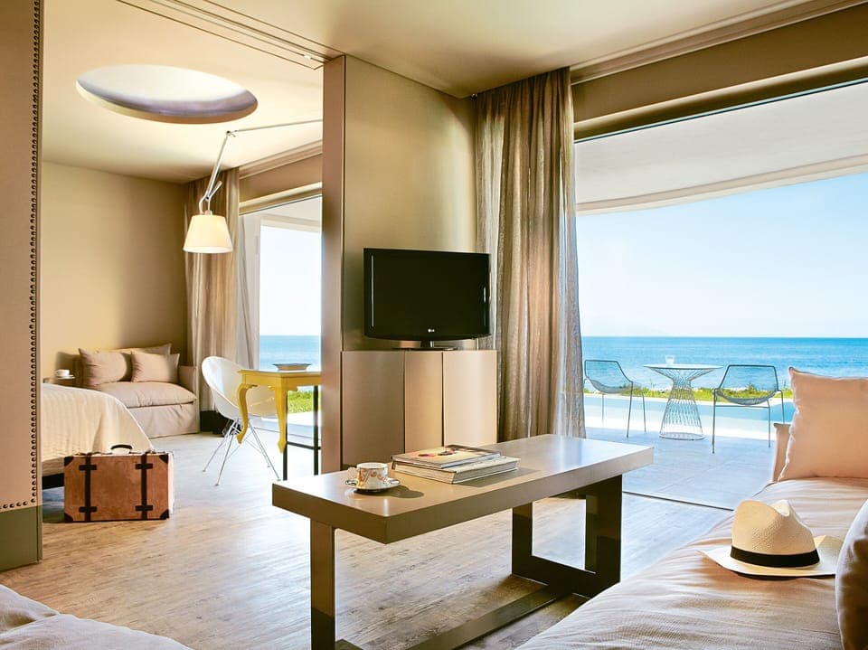 Deluxe Suites, Private Pool - Seafront | Premium bedding, in-room safe, desk, soundproofing