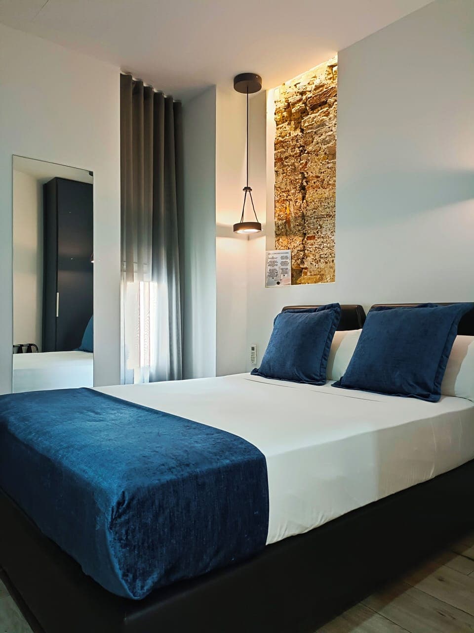 Basic Double Room (Interior) | Down comforters, in-room safe, blackout drapes, soundproofing