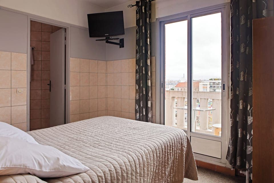 Comfort Double Room, Balcony | Desk, laptop workspace, blackout drapes, free WiFi