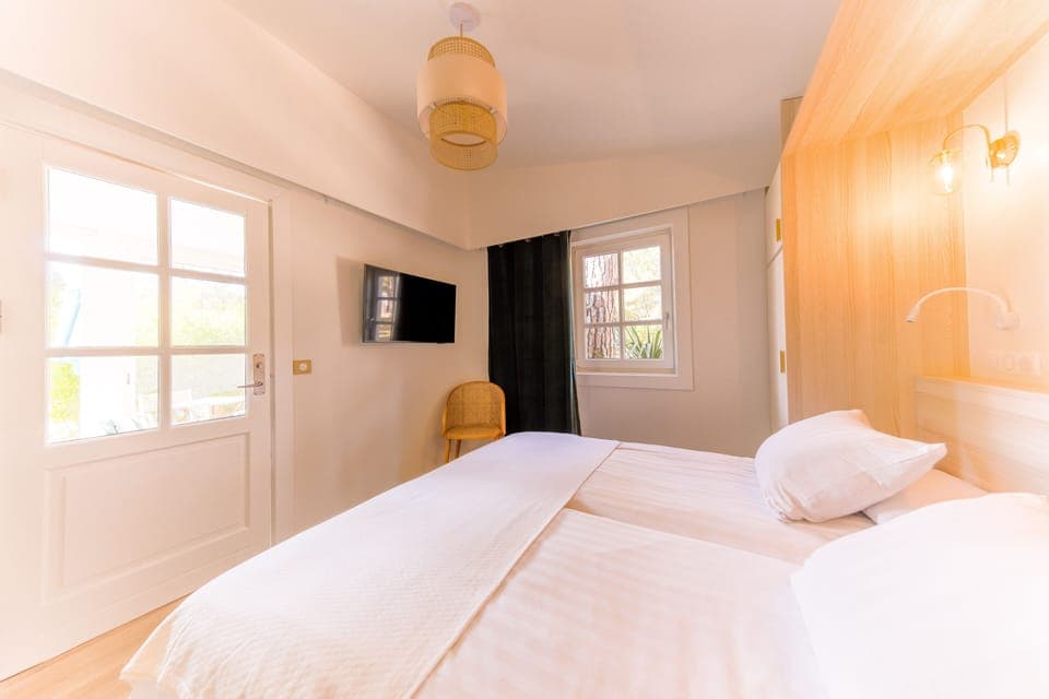 1 bedroom, desk, soundproofing, free WiFi