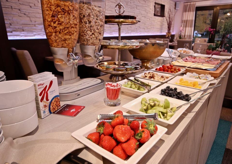 Daily buffet breakfast (EUR 20 per person)