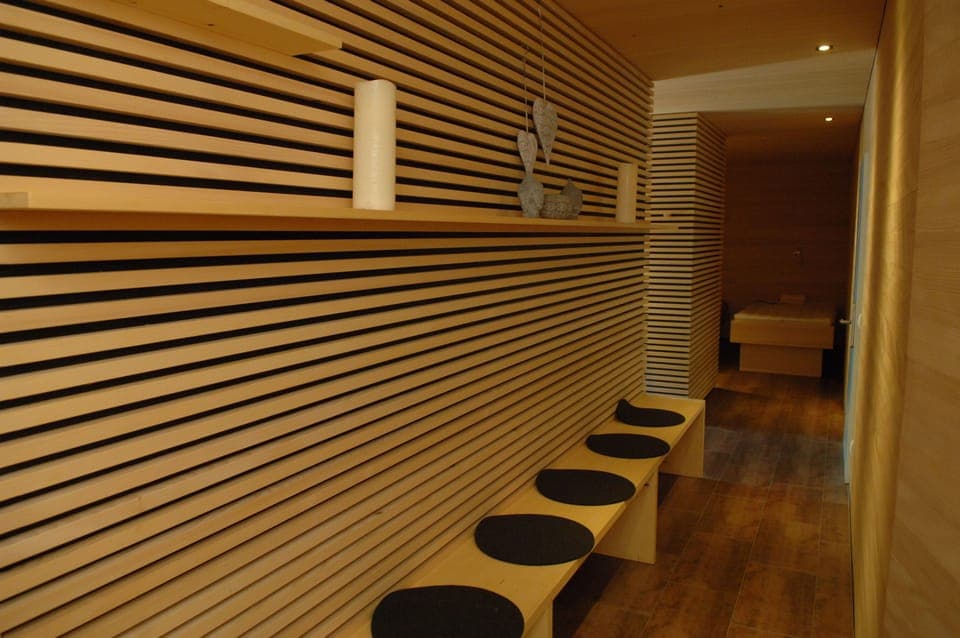 Sauna, steam room