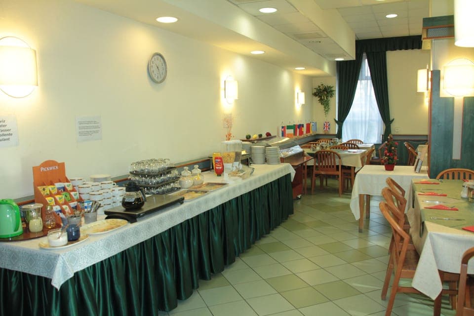 Daily buffet breakfast (EUR 5 per person)