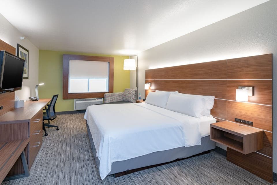 In-room safe, desk, iron/ironing board, free cribs/infant beds