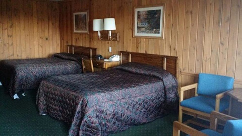 Basic Double Room Single Use, 2 Double Beds, Non Smoking | Iron/ironing board, rollaway beds, free WiFi, bed sheets