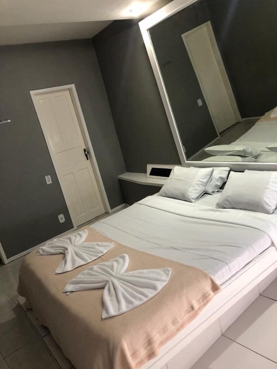 Standard Room | Minibar, desk, iron/ironing board, free WiFi