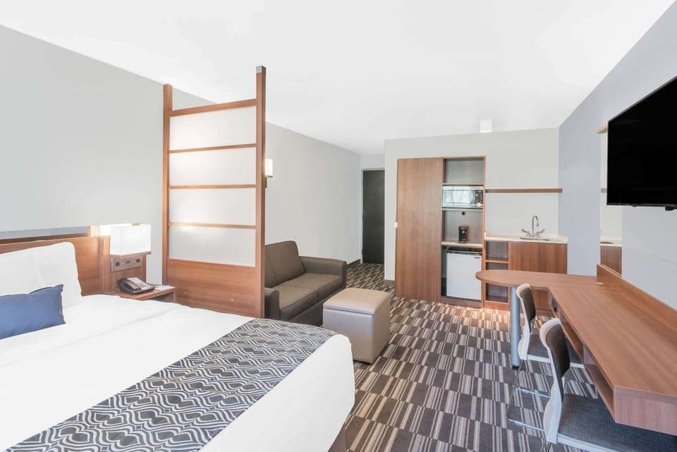 Studio Suite, 1 Queen Bed, Non Smoking | Desk, iron/ironing board, free WiFi, bed sheets