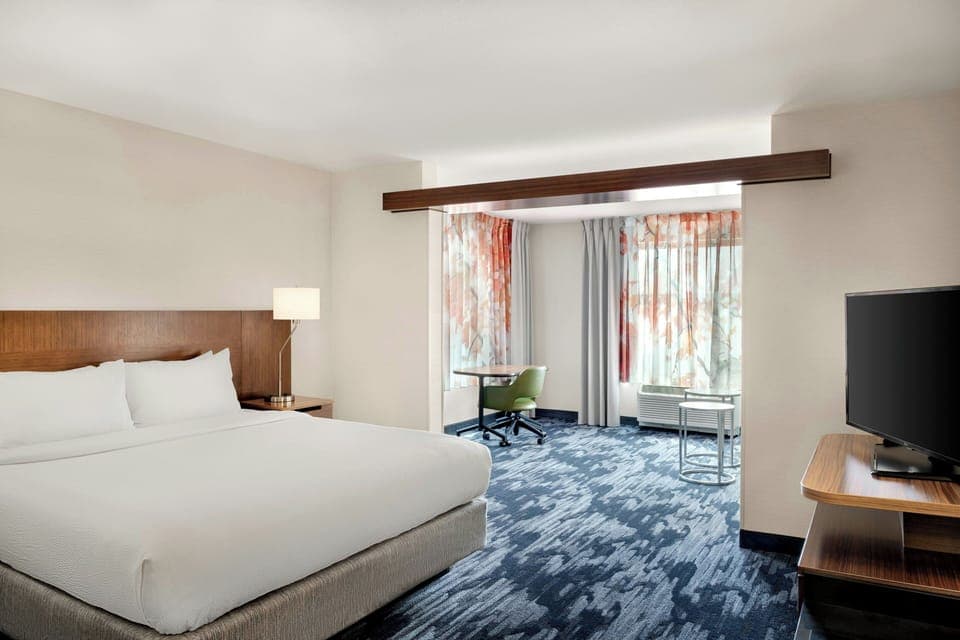 Pillowtop beds, desk, laptop workspace, blackout drapes