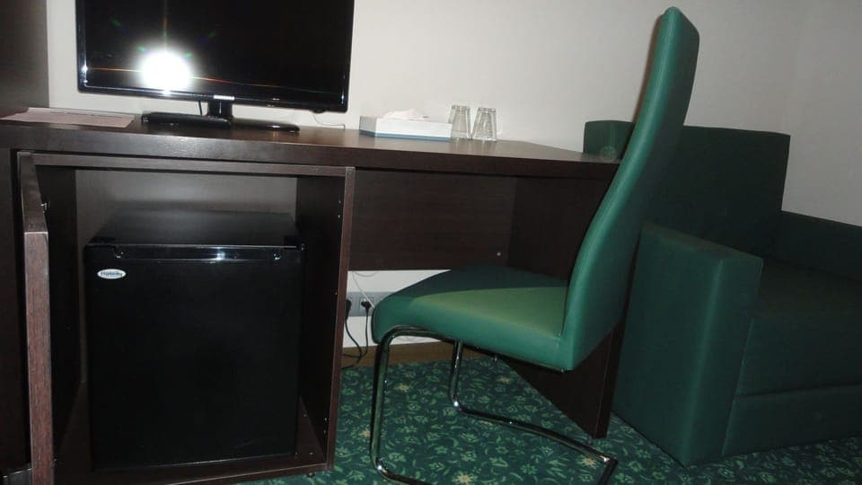 Minibar, in-room safe, desk, soundproofing