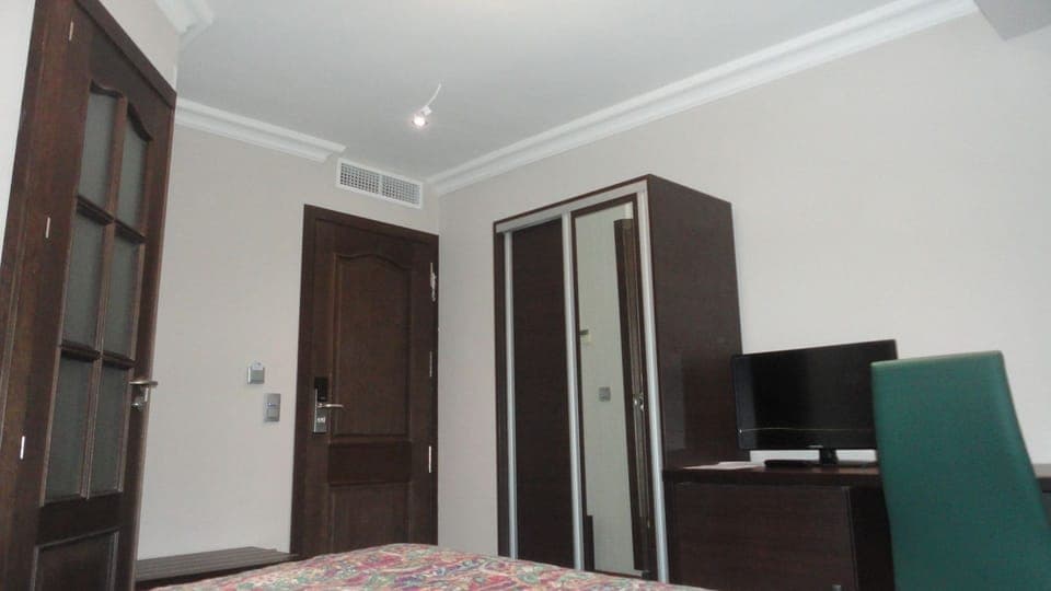 Minibar, in-room safe, desk, soundproofing