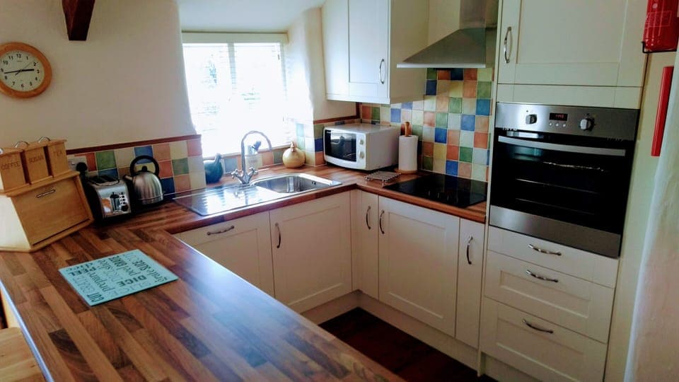 Cottage, Private Bathroom | Shared kitchen