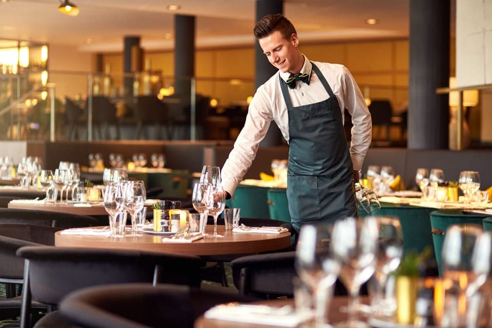 2 restaurants, breakfast, lunch, dinner served; French cuisine