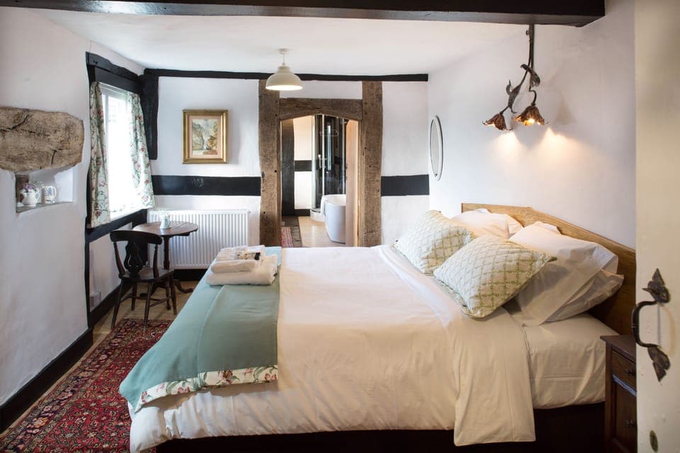 Egyptian cotton sheets, premium bedding, individually decorated