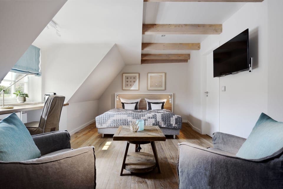 Double Room | In-room safe, iron/ironing board, cribs/infant beds, free WiFi