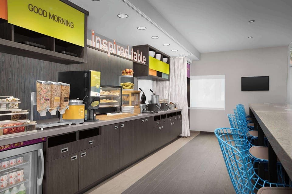 Free daily buffet breakfast