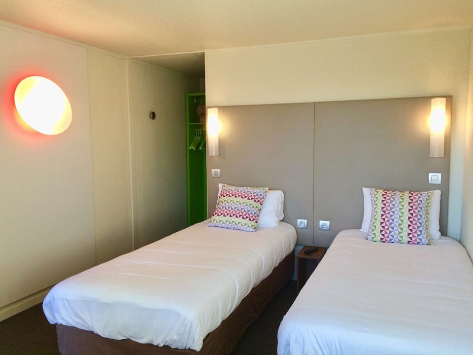 Standard Room, 2 Twin Beds | 1 bedroom, premium bedding, desk, laptop workspace