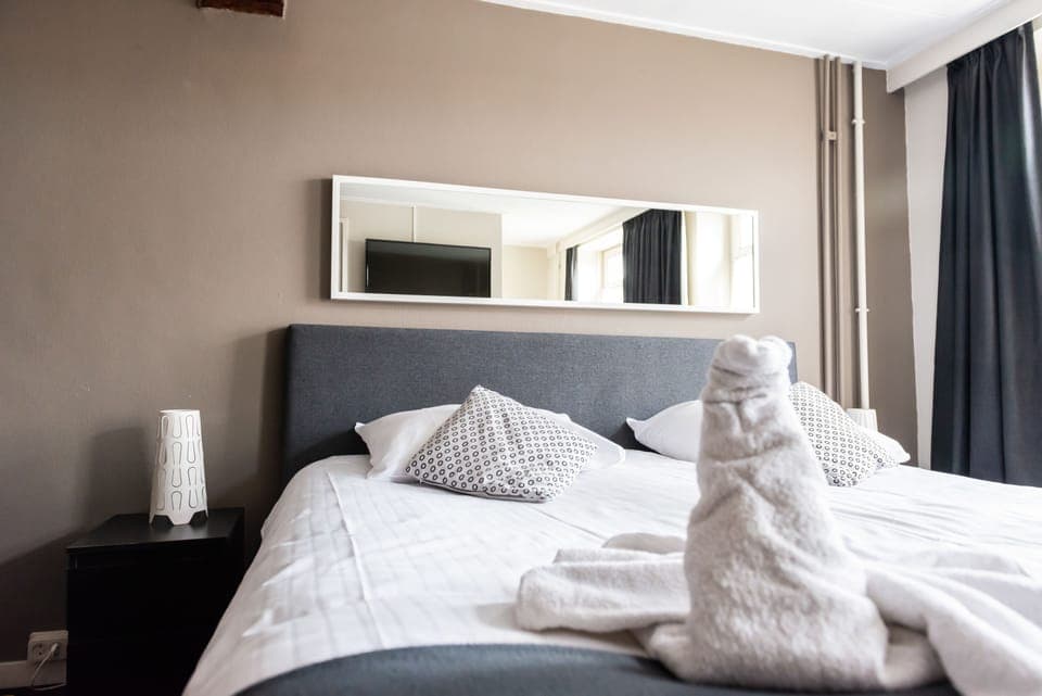 Double Room | Desk, iron/ironing board, rollaway beds, free WiFi