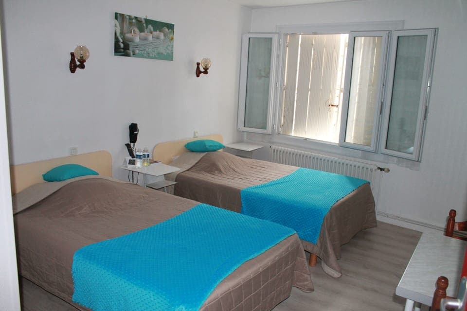 Twin Room | Individually decorated, individually furnished, free cribs/infant beds