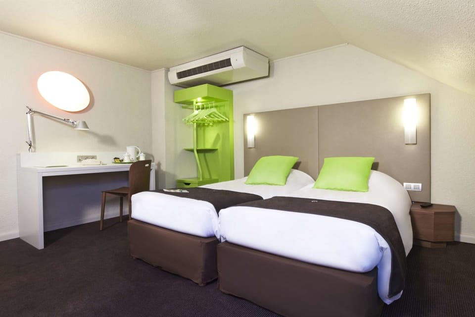 Standard Room, 2 Twin Beds | Premium bedding, individually furnished, desk, laptop workspace