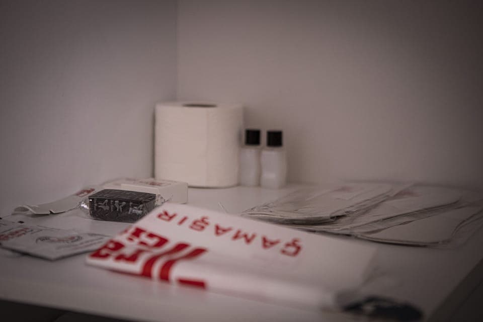 Premium bedding, desk, soundproofing, free WiFi