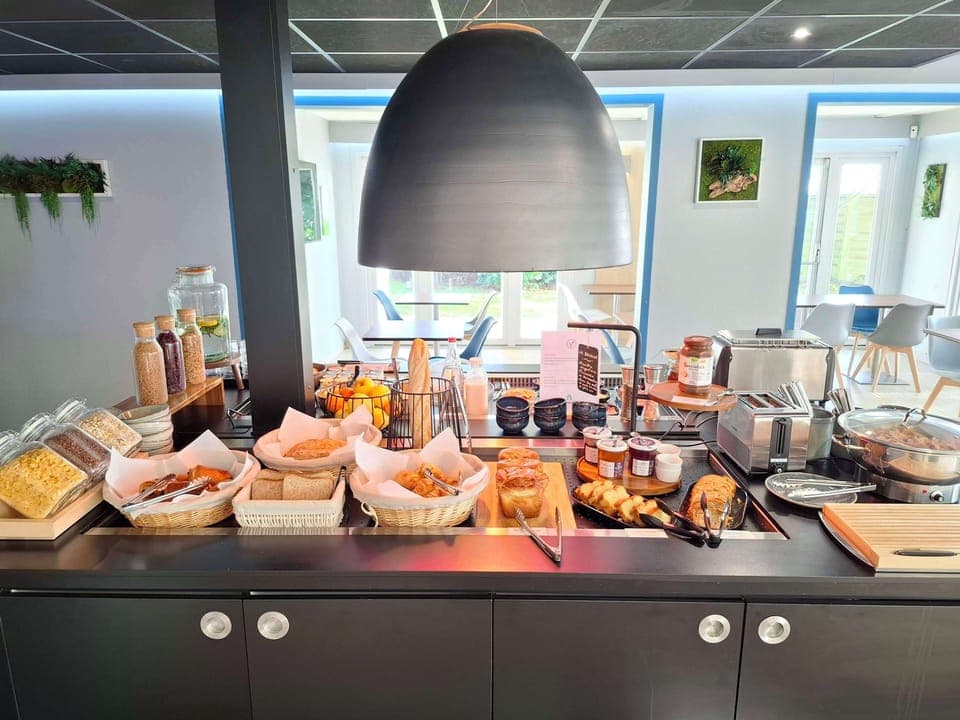 Daily buffet breakfast (EUR 14.9 per person)