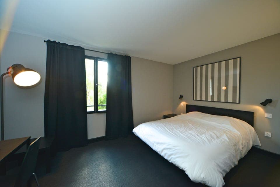 Double Room | Desk, free cribs/infant beds, free WiFi, bed sheets