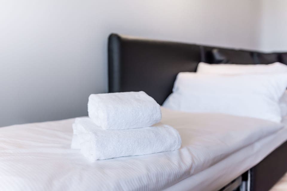 Premium bedding, in-room safe, desk, laptop workspace