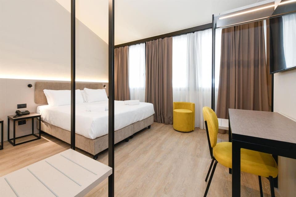 Executive Room, Multiple Beds, Non Smoking | Hypo-allergenic bedding, in-room safe, desk, laptop workspace