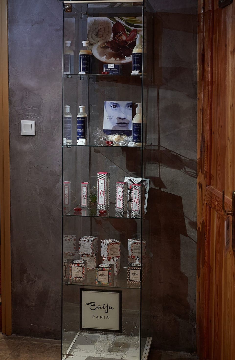 Sauna, steam room, Turkish bath, body treatments, hot stone massages