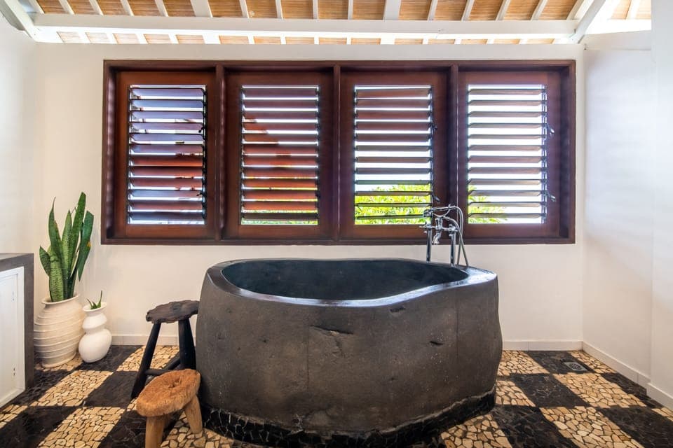 Presidential Suite, Private Pool, Ocean View | Bathroom | Eco-friendly toiletries, hair dryer, bathrobes, slippers