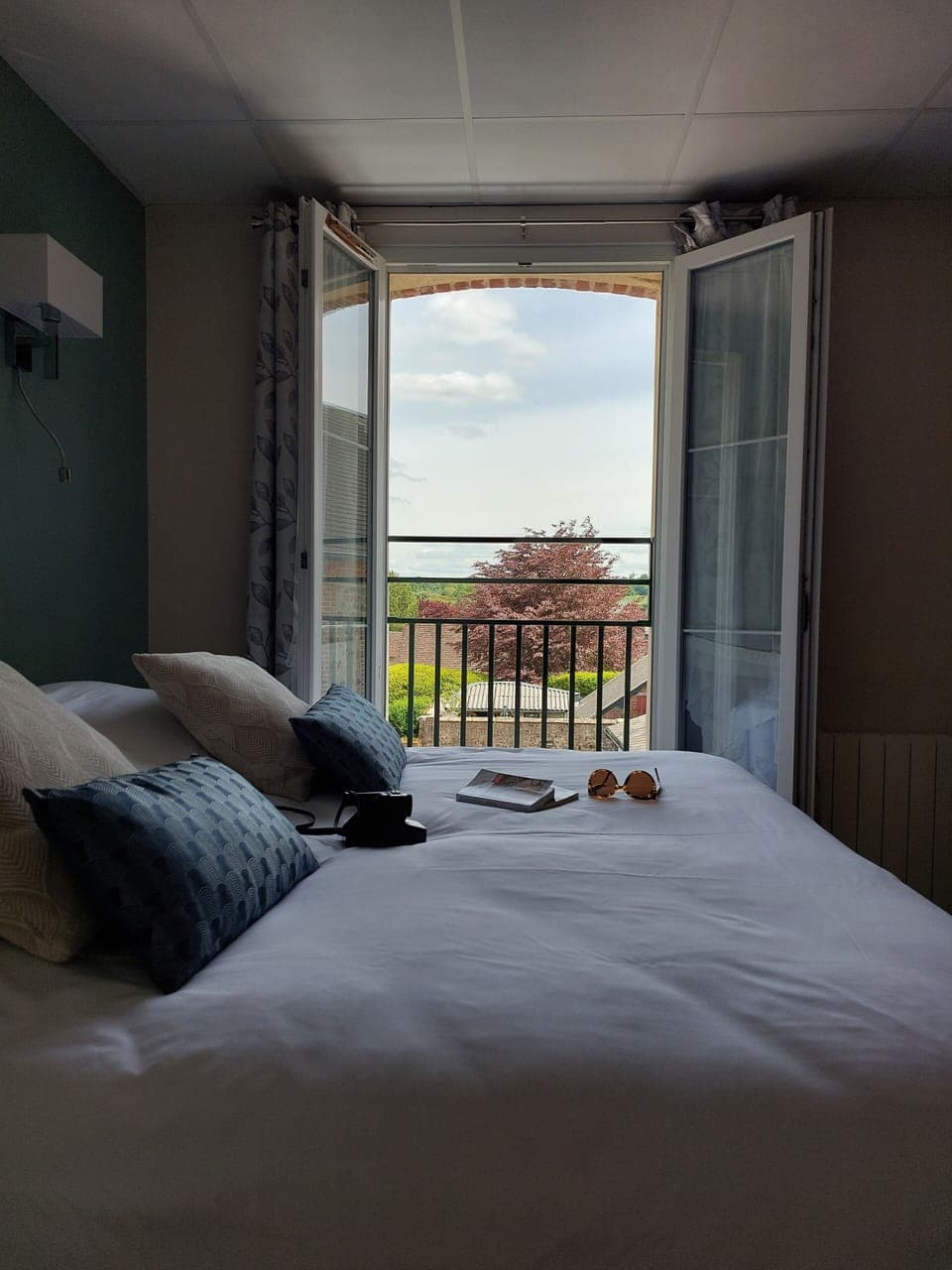 Double Room | Desk, free WiFi, bed sheets