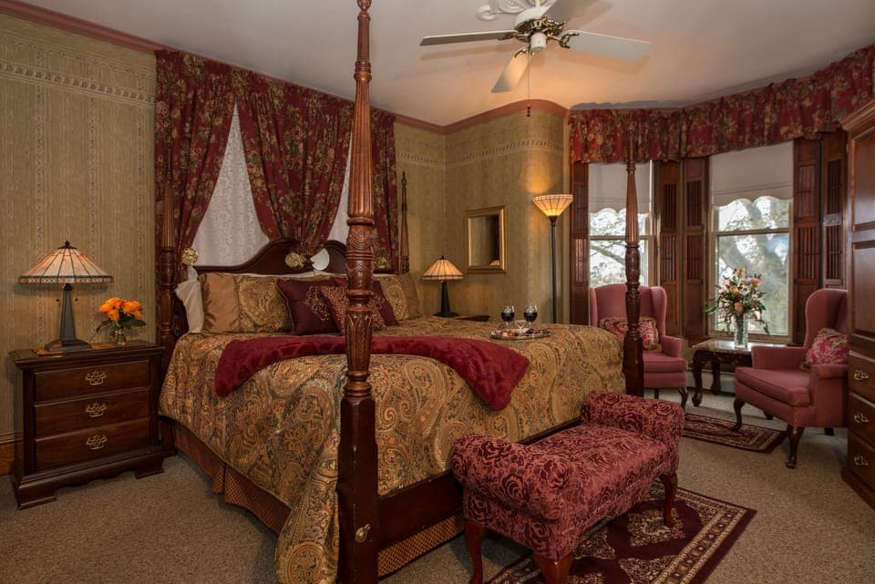 Honeymoon Double Room, 1 King Bed with Sofa bed, Fireplace, Garden View | Premium bedding, individually decorated, individually furnished