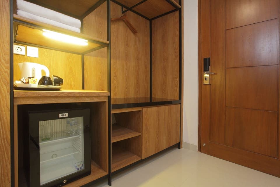 Deluxe Double Room, 1 Queen Bed, Garden View | In-room safe, desk, free WiFi