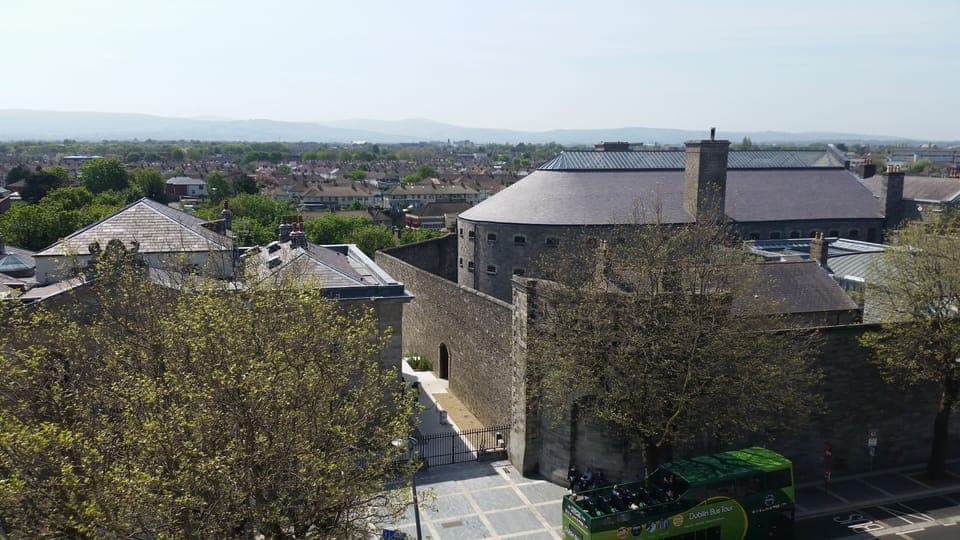 Studio Suite, 1 King Bed | Hypo-allergenic bedding, in-room safe, desk, blackout drapes