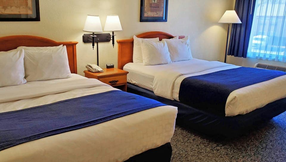 2 Queen Beds Nonsmoking Pikes Peak View | Desk, iron/ironing board, free WiFi, bed sheets