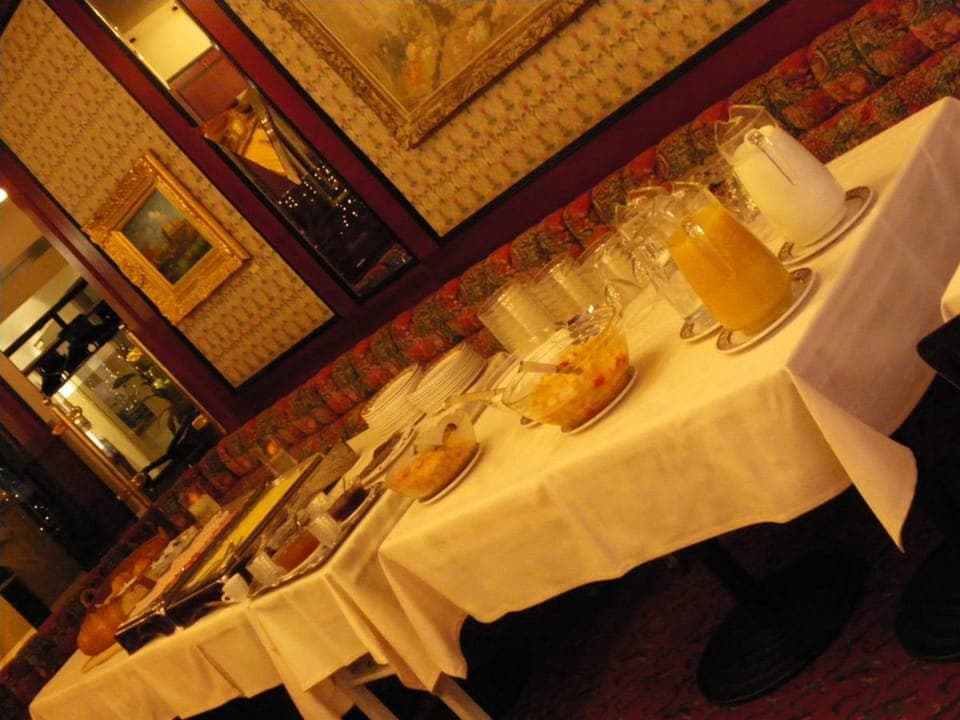 Daily buffet breakfast (CHF 20 per person)