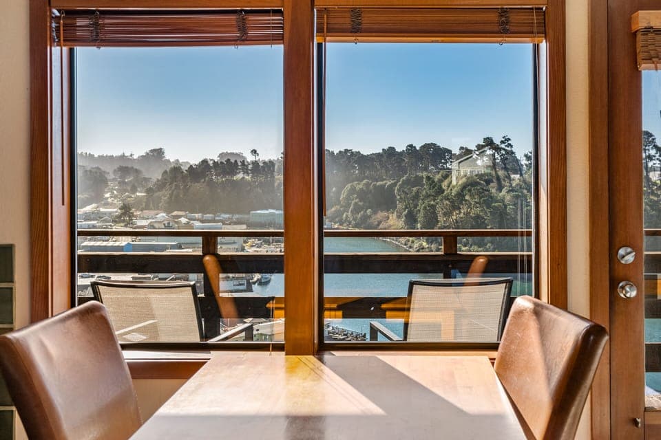 Deluxe Studio 1 King Bed, with Balcony and Harbor View | View from room