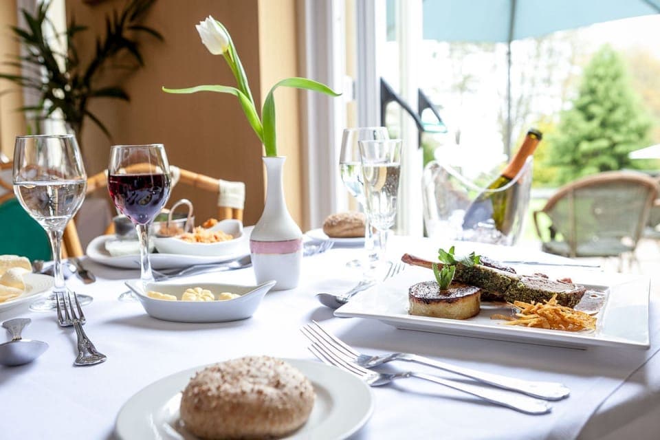 Breakfast, lunch, dinner served; Mediterranean cuisine, garden views 