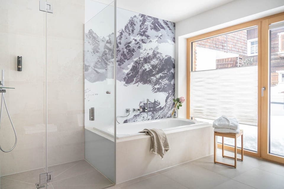 Premium Chalet | Bathroom | Shower, free toiletries, bathrobes, slippers