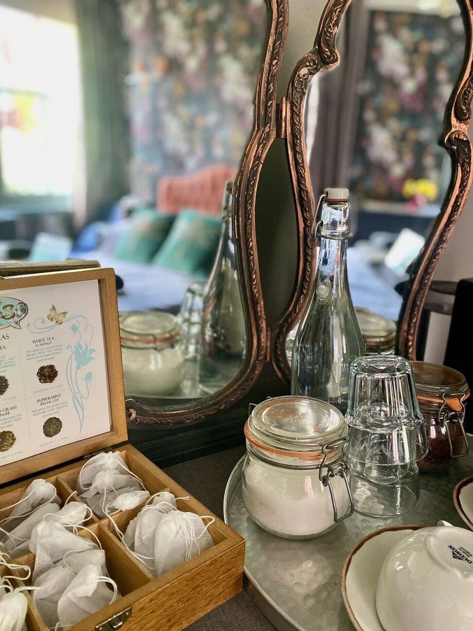 Design Double or Twin Room | Individually decorated, individually furnished, laptop workspace