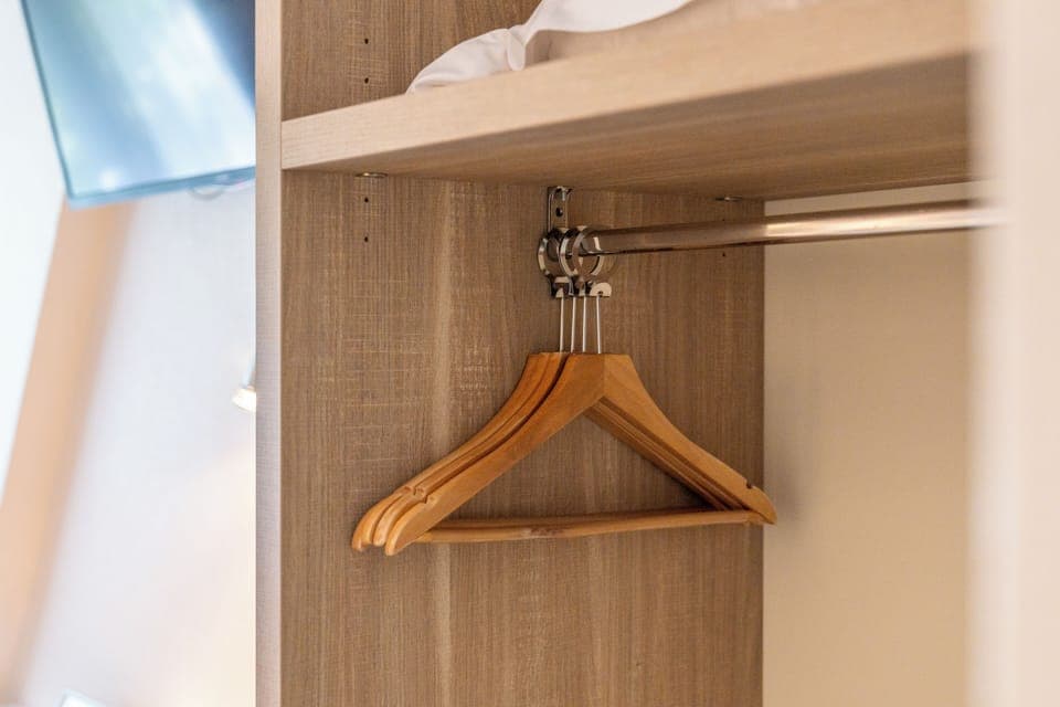 Twin Room | Desk, laptop workspace, soundproofing, free WiFi