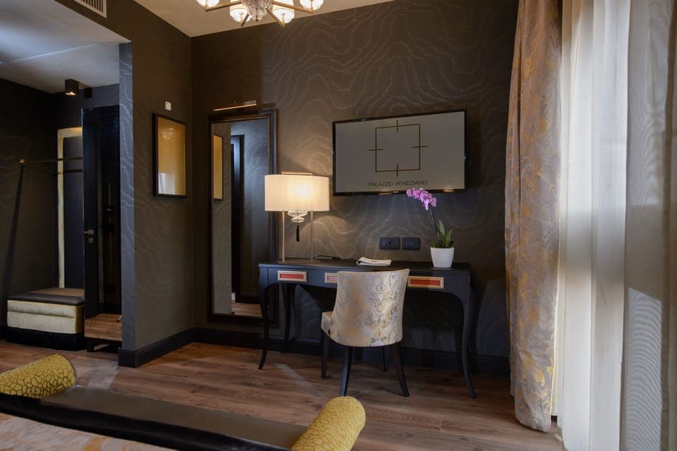 Superior Double or Twin Room | Living area | 37-inch flat-screen TV with digital channels, TV