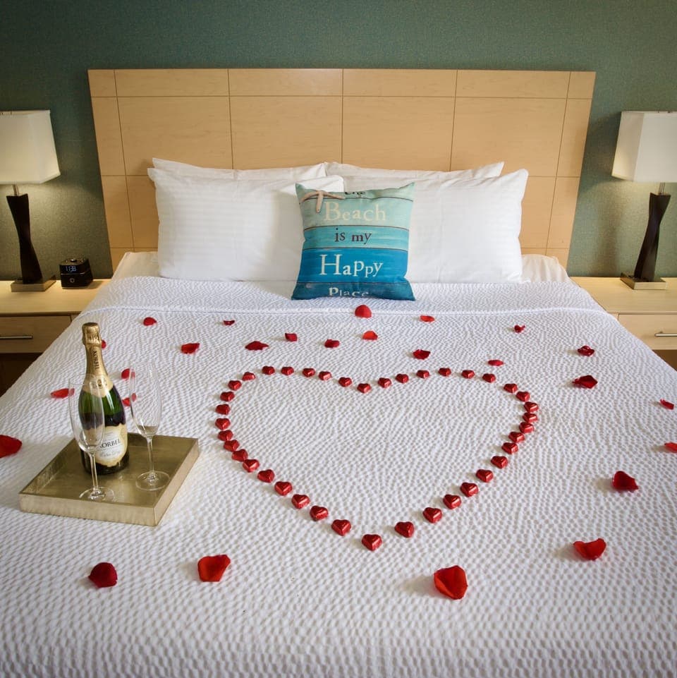 Hypo-allergenic bedding, pillowtop beds, laptop workspace