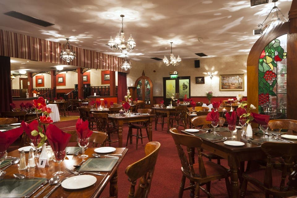 Daily full breakfast (EUR 14.95 per person)