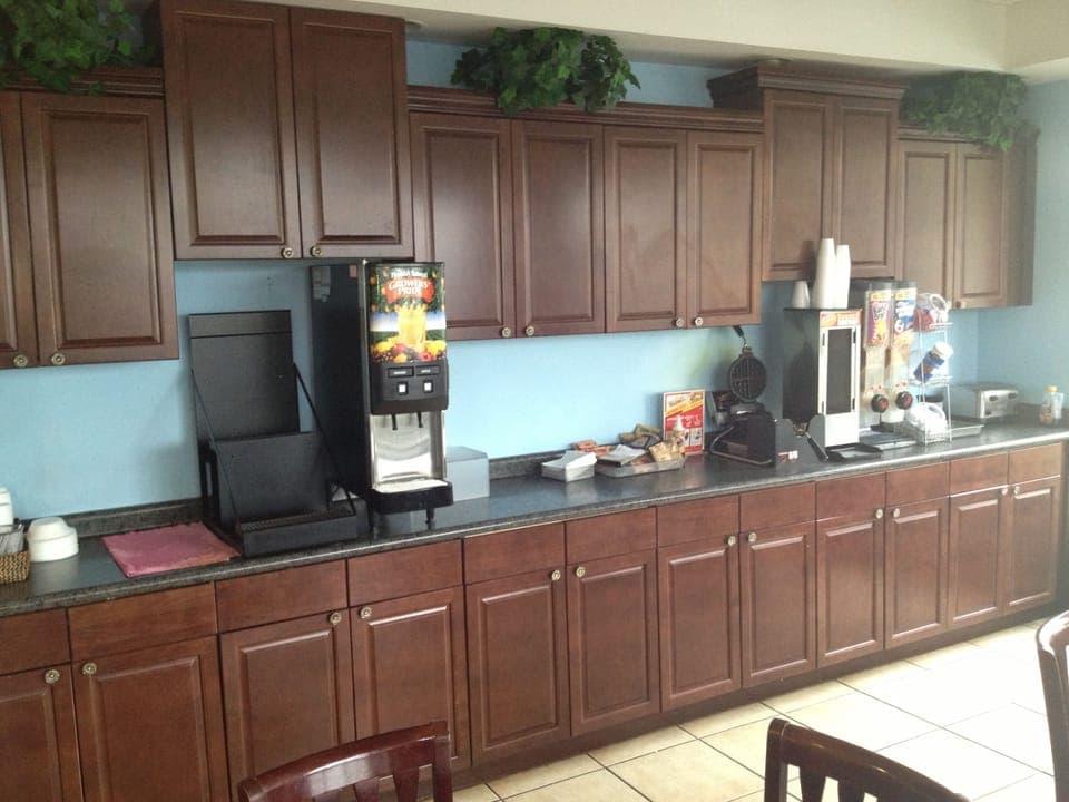 Free daily continental breakfast