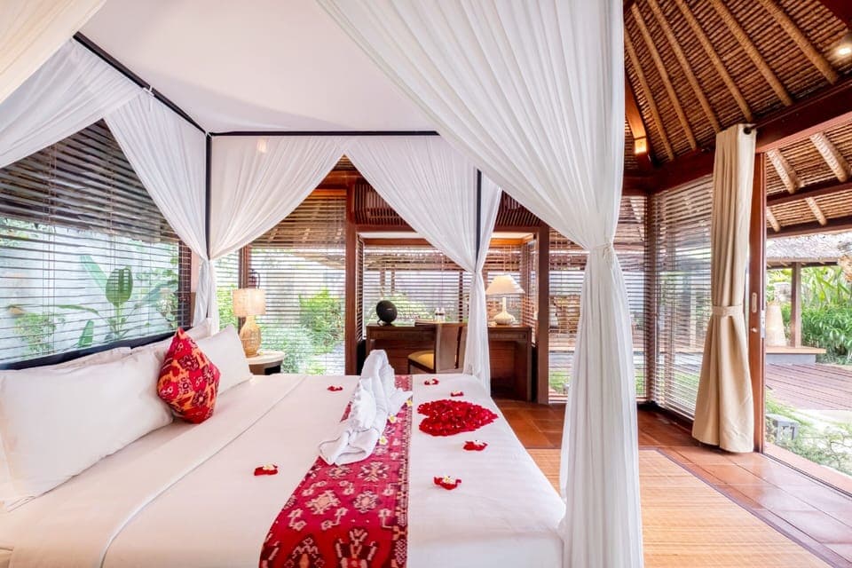 Minibar, in-room safe, desk, blackout drapes