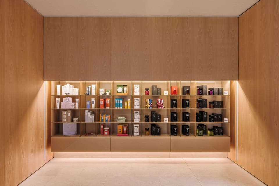 Couples treatment rooms, sauna, hot tub, steam room, Turkish bath