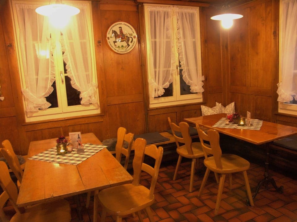 Breakfast, lunch, dinner served; Regional cuisine 