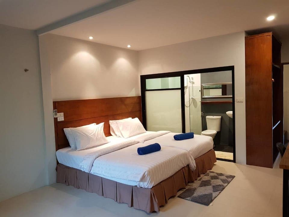 Deluxe Double Room Single Use, 1 Bedroom, Accessible, Garden Area | In-room safe, rollaway beds, WiFi, bed sheets