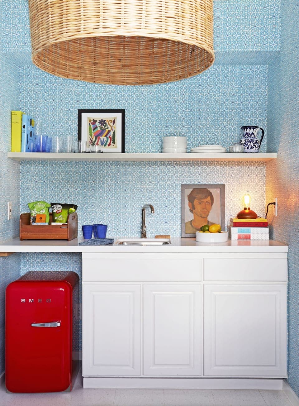 Minibar, iron/ironing board, bed sheets